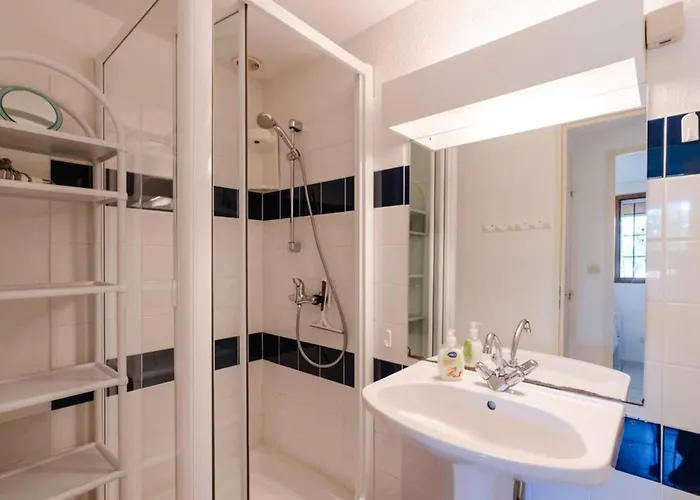 Pavillon T2 Mezzanine Climatise, Piscine, Wifi, Proche Lagune Et Plage, Parking, Non-fumeur - Fr-1-409-237